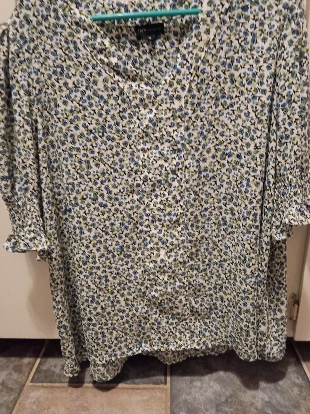 Ladies JNY Plus size 1x floral blouse Jones New York